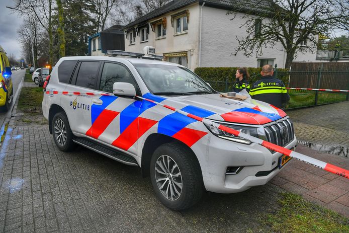 Een persoon raakte dinsdagmiddag gewond bij een steekpartij bij een B&B in Valkenswaard.