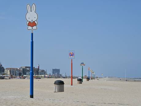 Elkaar kwijt op het strand? Oriëntatiepalen zijn weer terug in Scheveningen