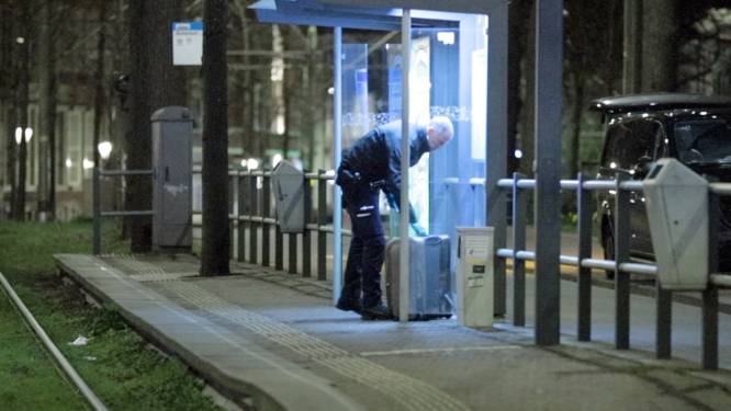 Politie onderzoekt verdachte koffer bij tramhalte Lange Vijverberg