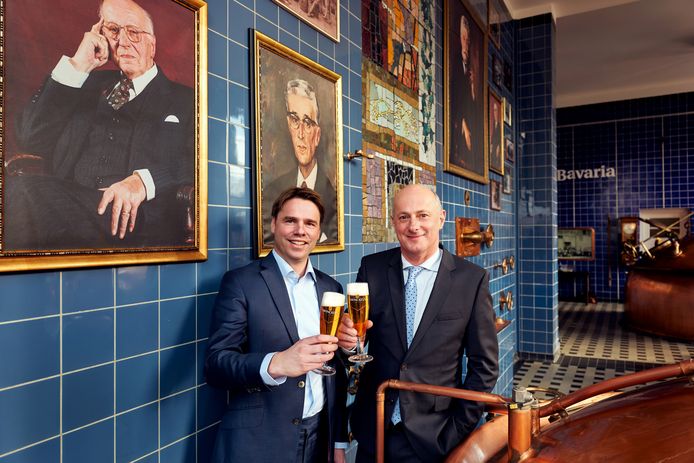 Jan-Renier Swinkels (rechts) en zijn opvolger als bestuursvoorzitter bij Swinkels Family Brewers (voormalig Bavaria), Peer Swinkels.