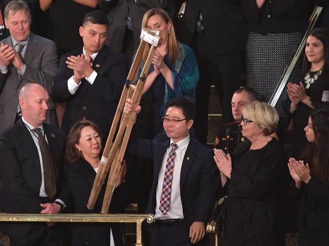 Hij overleefde ternauwernood een treinongeval, werd gefolterd en sloeg op de vlucht: Noord-Koreaan krijgt staande ovatie tijdens State of the Union