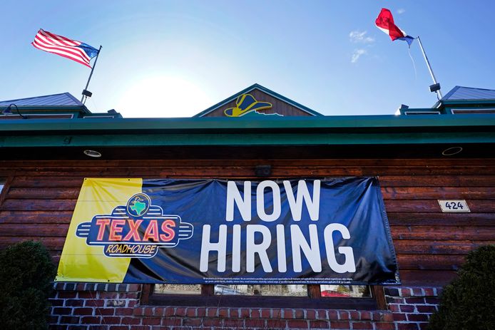 Een wegrestaurant zoekt nieuwe medewerkers in Texas.