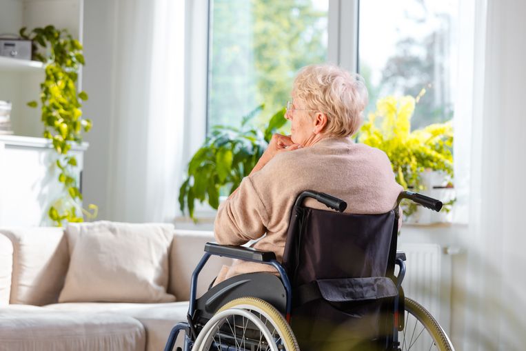 Nicole (44): “Had ik toch ruimte voor mijn moeder moeten maken in ons huis?” Beeld Getty Images