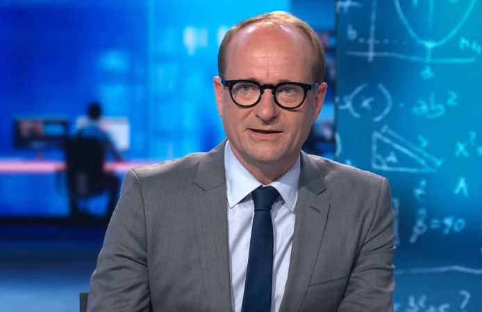 Minister Ben Weyts in de studio van VTM NIEUWS