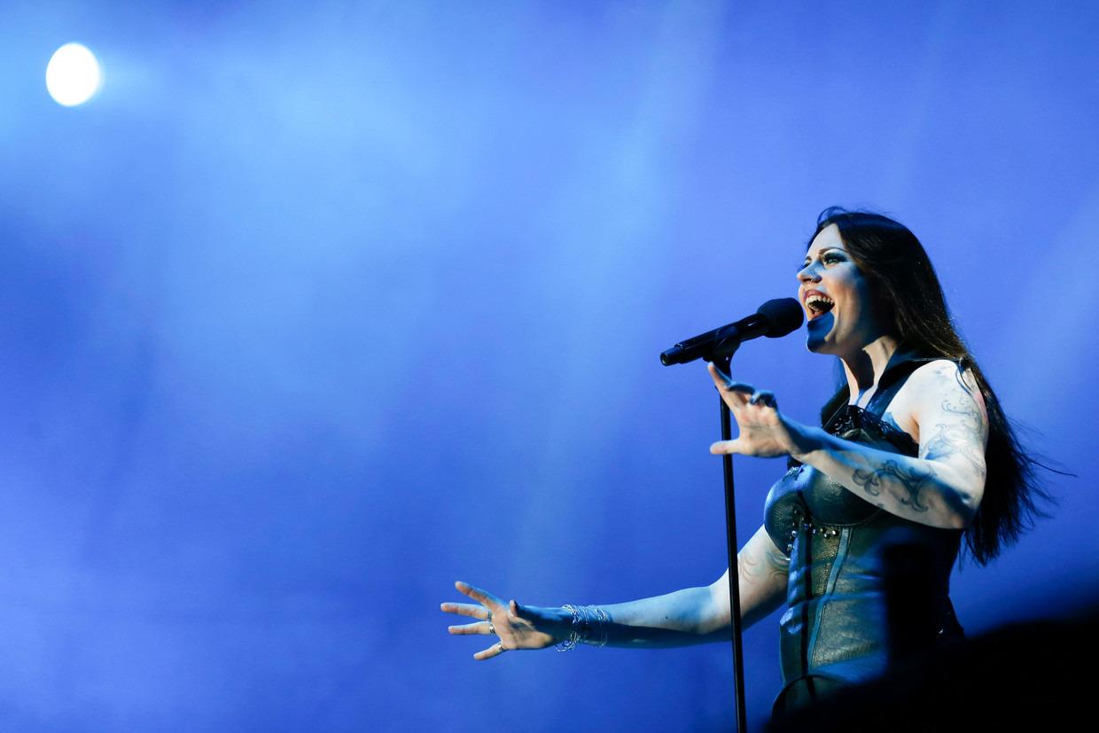 Floor Jansen, de Nederlandse zangeres van metalband Nightwish heeft de Popprijs 2019 gewonnen.  Beeld EPA