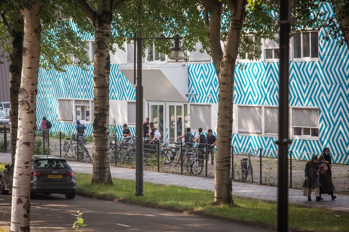 Het Cornelius Haga Lyceum is een islamitische school voor voortgezet onderwijs.