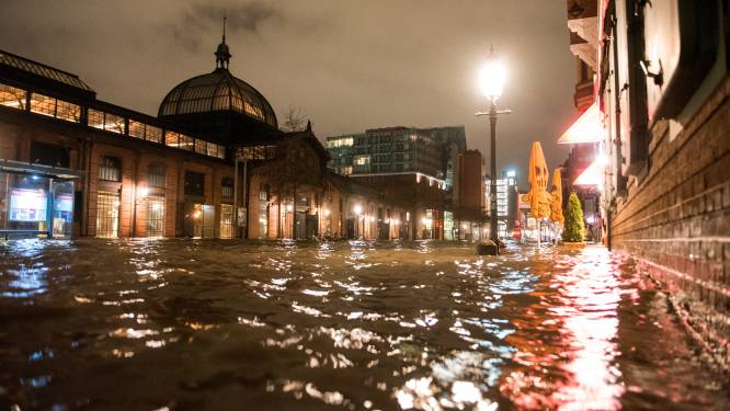 Hamburg en andere Duitse kuststeden getroffen door stormvloed