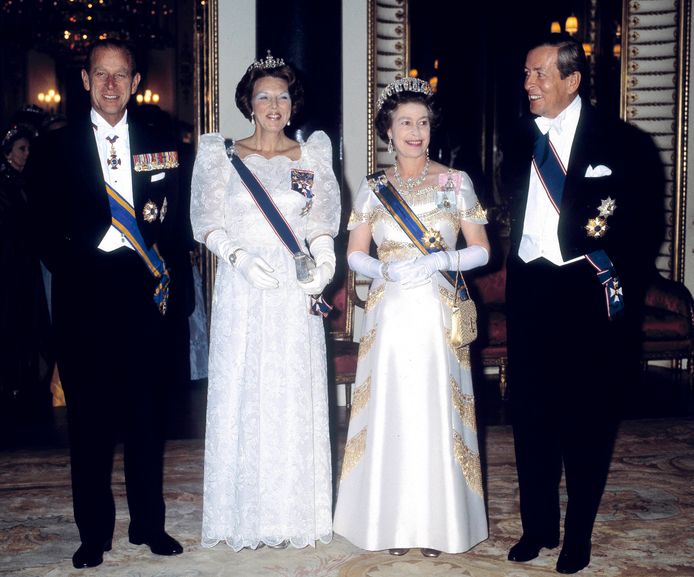 Prins Philip, koningin Beatrix, koningin Elizabeth en prins Claus tijdens een staatsbezoek aan Engeland in 1982.