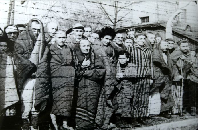 Bevrijde gevangenen in Auschwitz, januari 1945.
