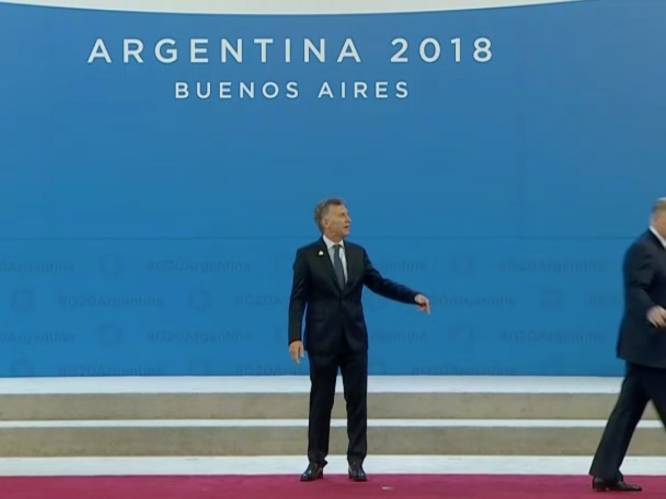 Oeps: Trump laat Argentijnse president alleen achter op podium
