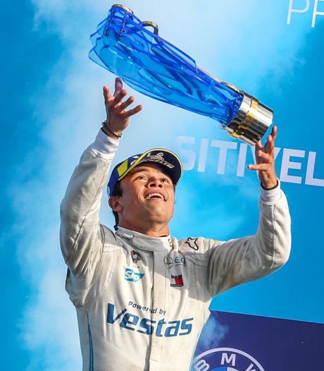 Emoties bij Nyck de Vries na primeur met wereldtitel in Formule E: ‘Ik heb er geen woorden voor’