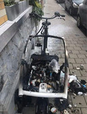 De dader stak onder andere een elektrische bakfiets in brand.