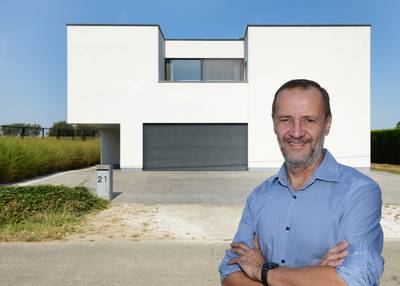 Luxevilla met keuken van 100.000 euro is 800.000 euro waard: “Goed bekeken om de leefruimtes boven in te richten”