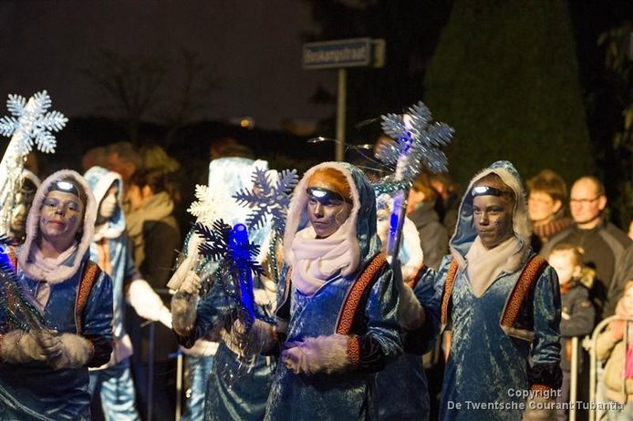 Sfeerbeeld van 14e editie Twentse verlichte carnavalsoptocht in Tubbergen