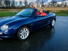 Michael kocht een vieze doorgezakte MG en geeft niets om de winterkou: ‘Al is het vijf graden, ik ga rijden’