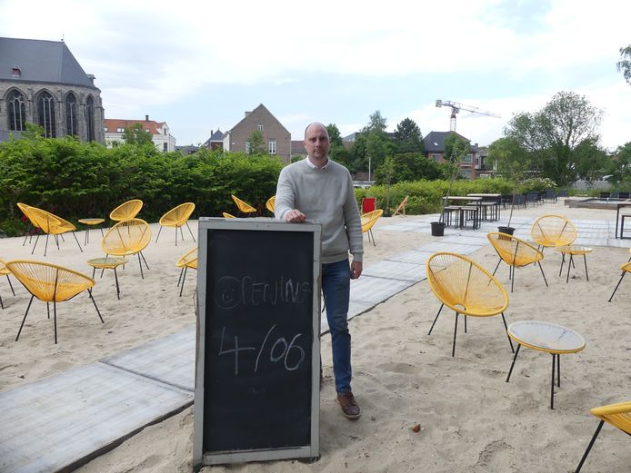 Thomas Uvyn op het terras van de Graanbar.