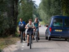 Ouders bezorgd om levensgevaarlijke fietsroute van schoolgaande kinderen: ‘Ik kruis elke dag mijn vingers’