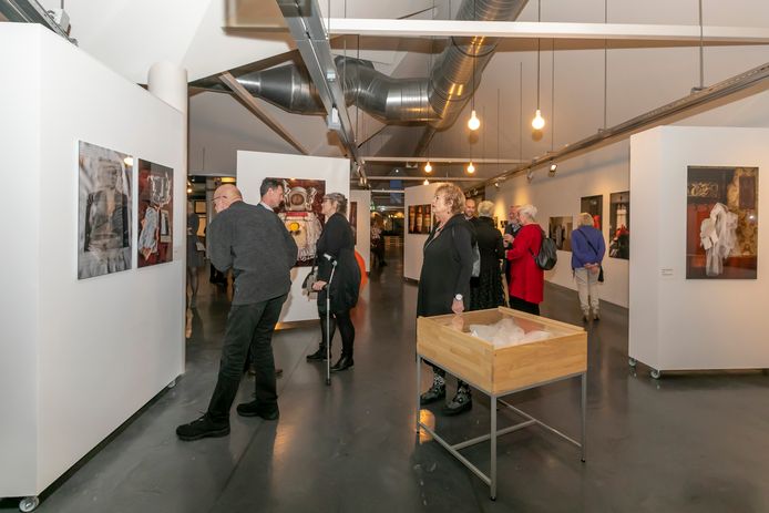 De expositie over 'de grootste kwakzalver van de 20ste eeuw' trekt direct veel bezoekers.