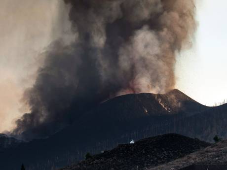 Vulkaanuitbarsting op La Palma verergert: luchthaven gesloten