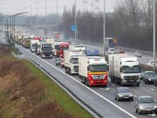 20 minuten aanschuiven op E17 richting Gent vanaf Destelbergen: stilstaand voertuig ter hoogte van Zwijnaarde