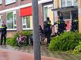 De politie heeft donderdagavond een inval gedaan in een woning op de Burgemeester Jansenlaan Zwijndrecht.
