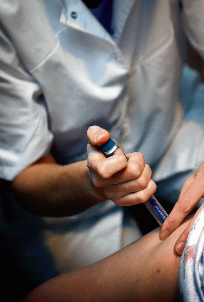 Insuline inspuiten bij een diabetespatiënt