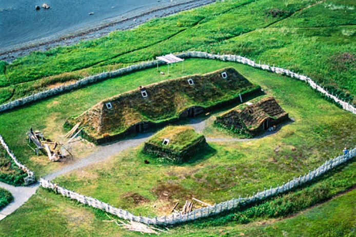Reconstructie van het Vikingdorp in Newfoundland, bij L'Anse aux Meadows.