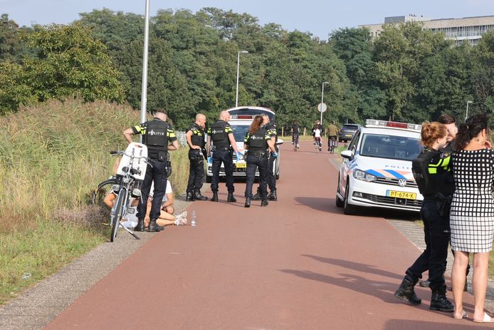 Politie was zondag in groten getale aanwezig op de Moerputtenweg
