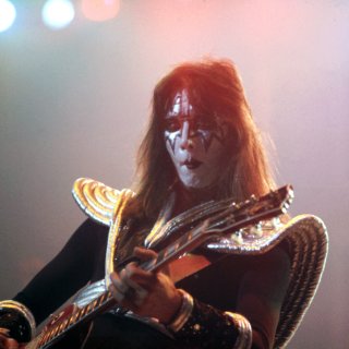 Kiss-gitarist ‘Ace’ Frehley was van de rock zonder poespas, van disco-invloe­den wilde hij niets weten