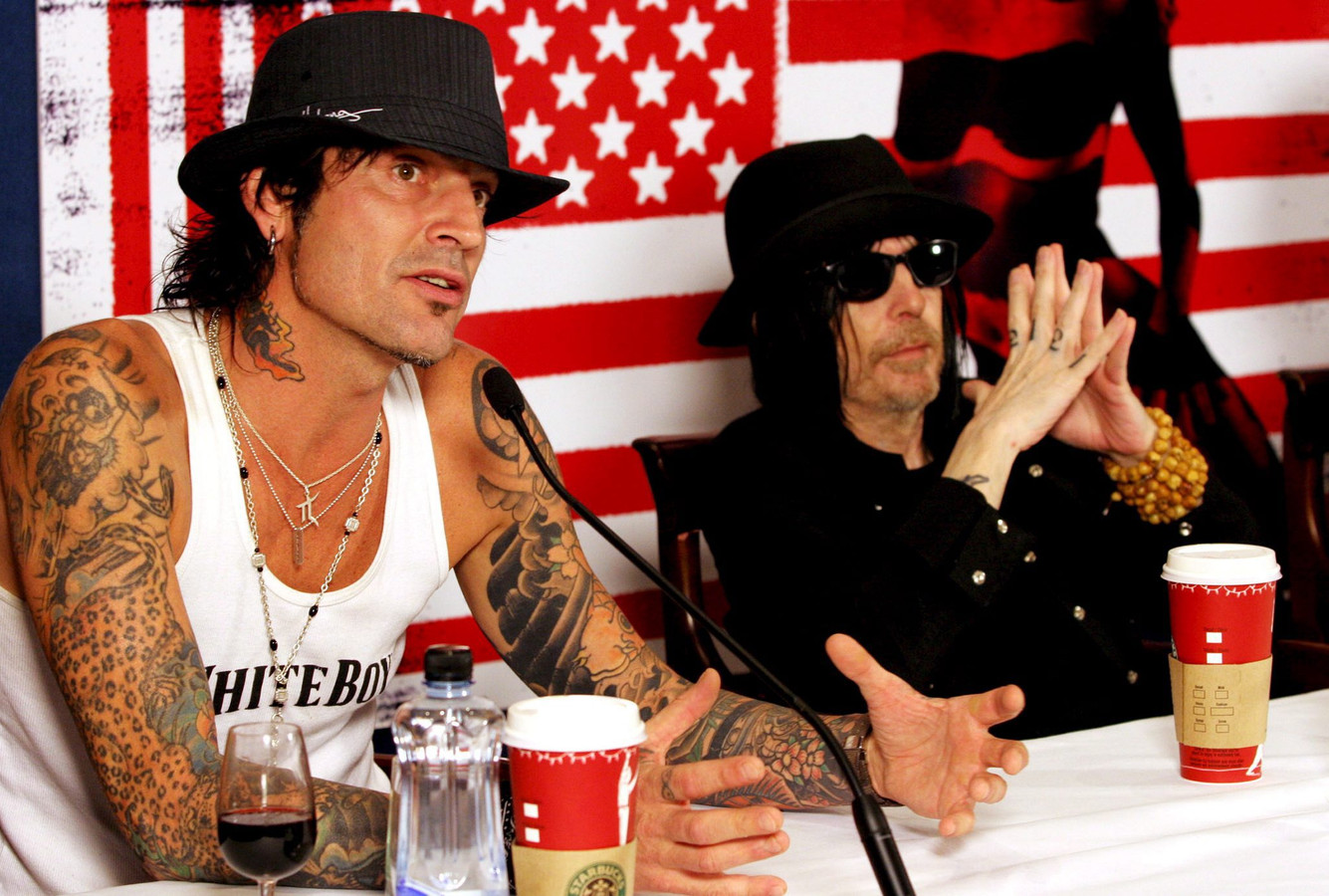 Tommy Lee (l).