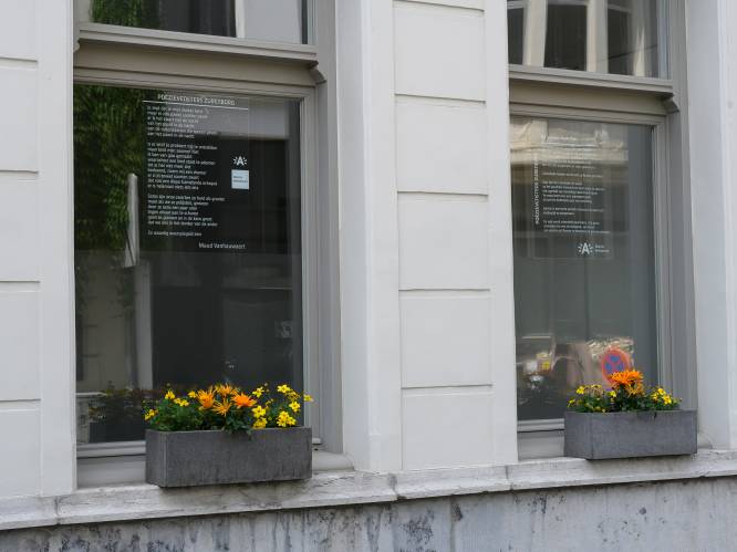 118 raamgedichten sieren vensters in Zurenborg