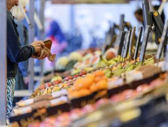 Wereldwijde voedselprijzen dalen opnieuw licht, maar blijven erg hoog