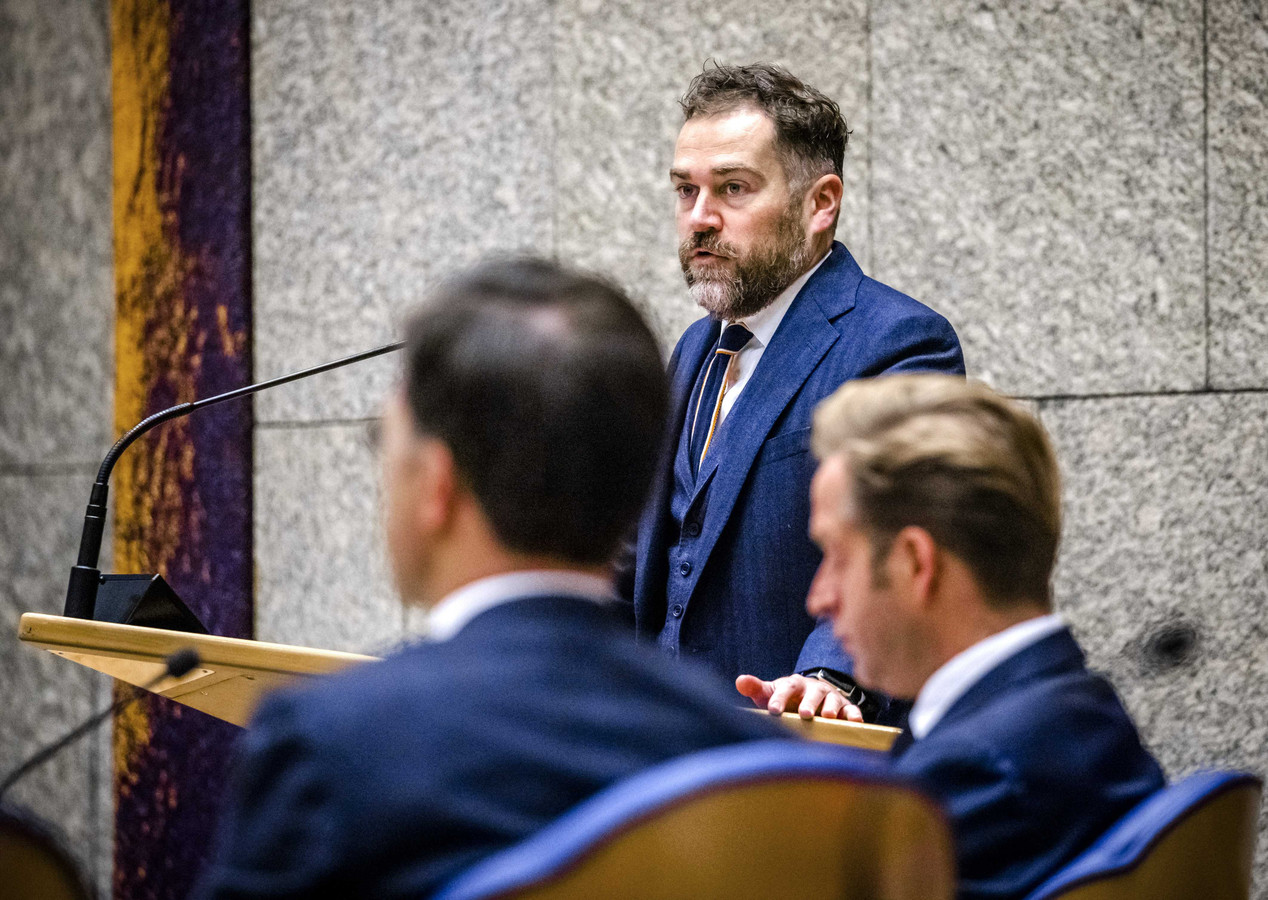 Rutte: ‘Asociaal om nog op wintersportvakantie te gaan of in een ...