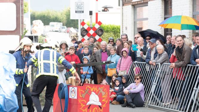 ’t Eins Feestcomité serveert ontbijt ten voordele van de Fietel