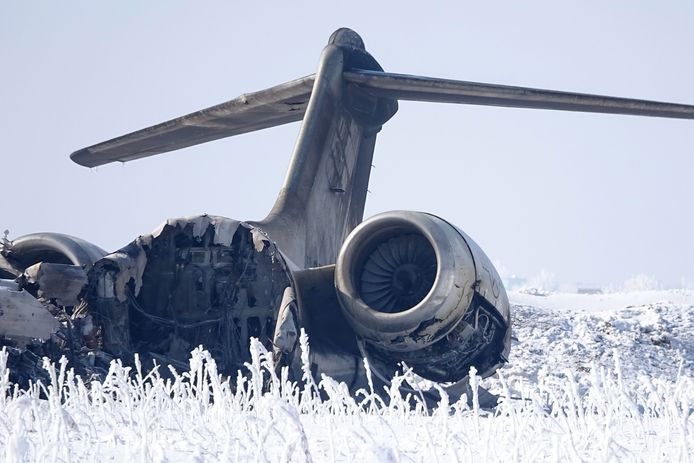 Het wrak van de Amerikaanse  Bombardier E-11A in de Afghaanse provincie Ghazni.