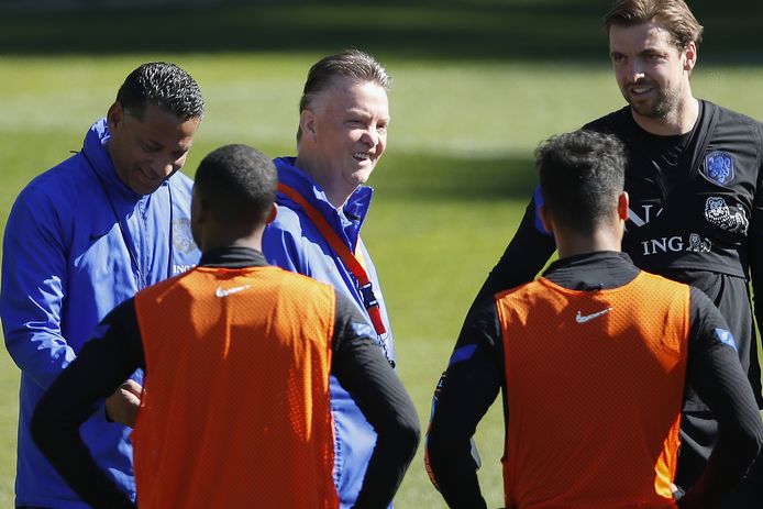 Bondscoach Louis van Gaal tijdens de training.