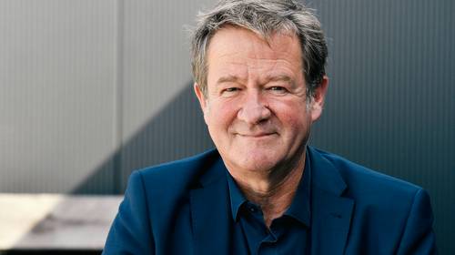 Wouter Torfs (62), CEO van Schoenen Torfs, laat in zijn portemonnee kijken