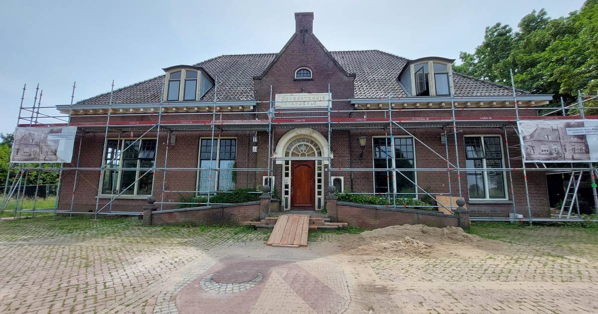 Oude gemeentehuis Angerlo wordt eindelijk in oude glorie hersteld: ‘In covid-periode haakten interes