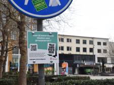 Aha! Hiervoor staan in Nijmegen vierkante borden met QR-codes