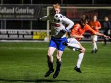 Donkere wolken pakken zich samen boven Raalte na feestderby: ‘Met alleen leuk voetbal ga je het niet redden’