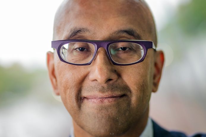 Directeur Wim Manuhutu is sinds zijn aftreden onvindbaar.