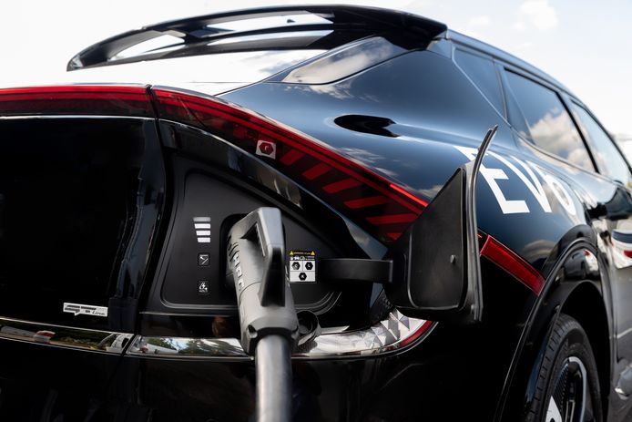 Dankzij een slim boordsysteem kan de Kia EV6 bovengemiddeld snel laden