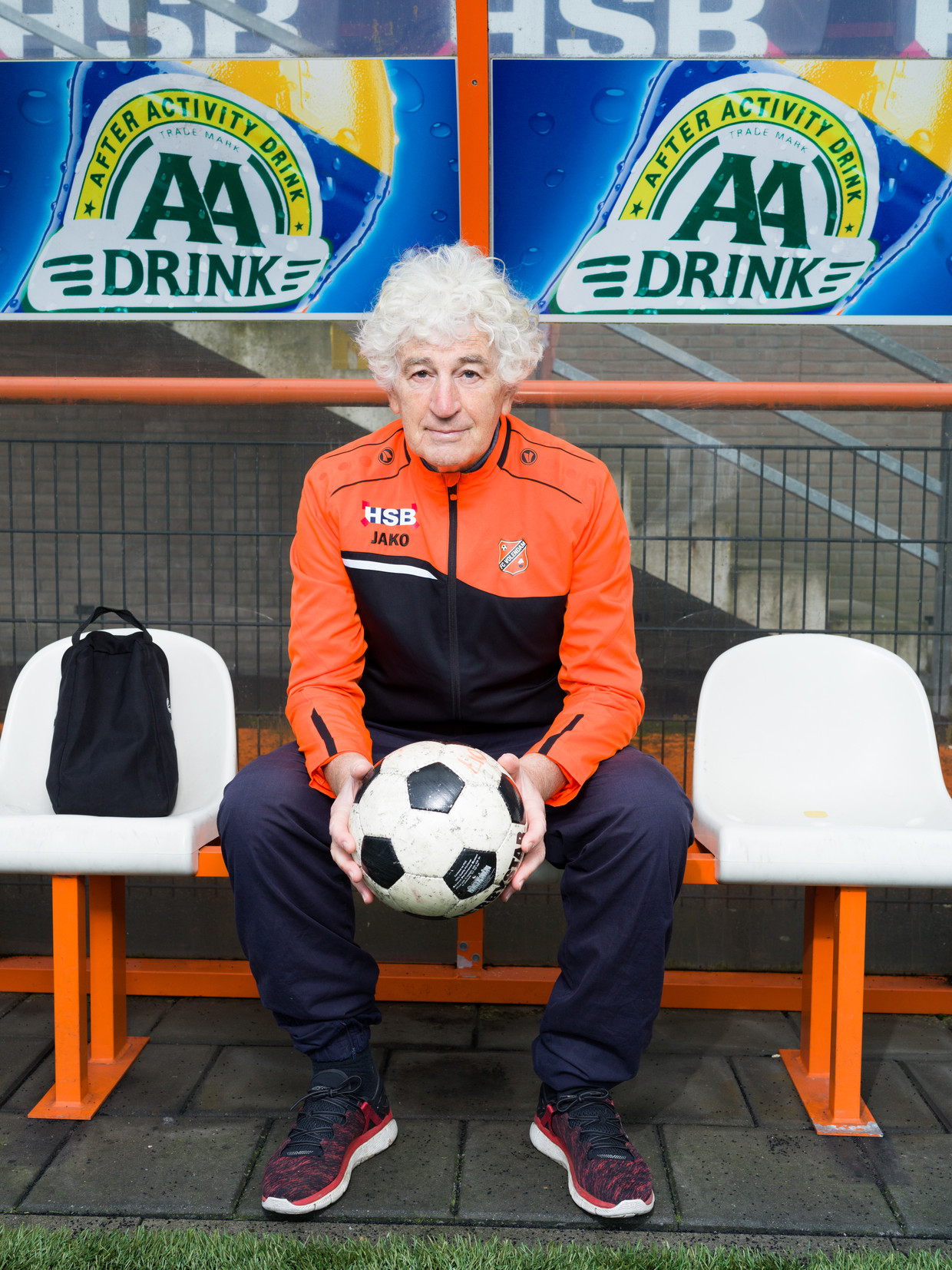 Oud-voetballer en commentator Frank Kramer op de club bij FC Volendam. Beeld Ivo van der Bent