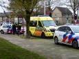 Fietsster raakt gewond bij aanrijding met auto in Oss, politie verleent eerste hulp