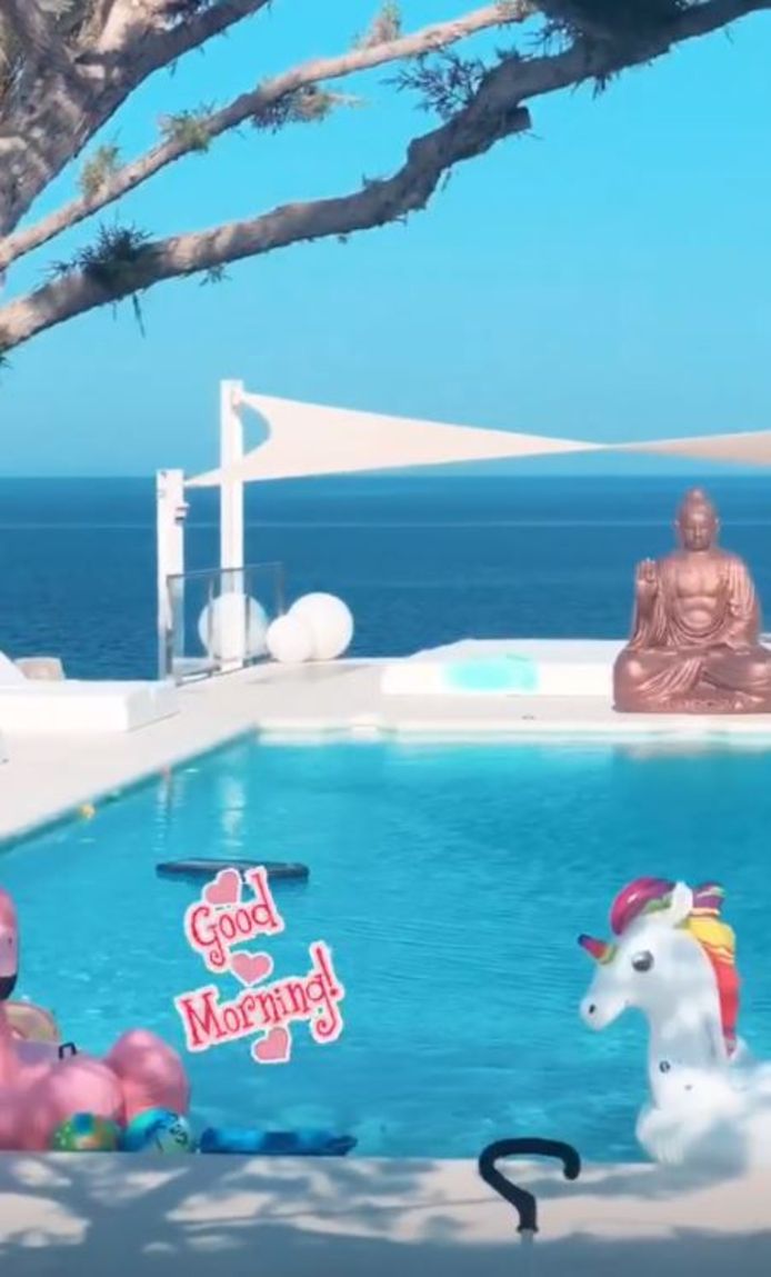 Yolanthe en Wesley bezitten op Ibiza een villa met adembenemend uitzicht.