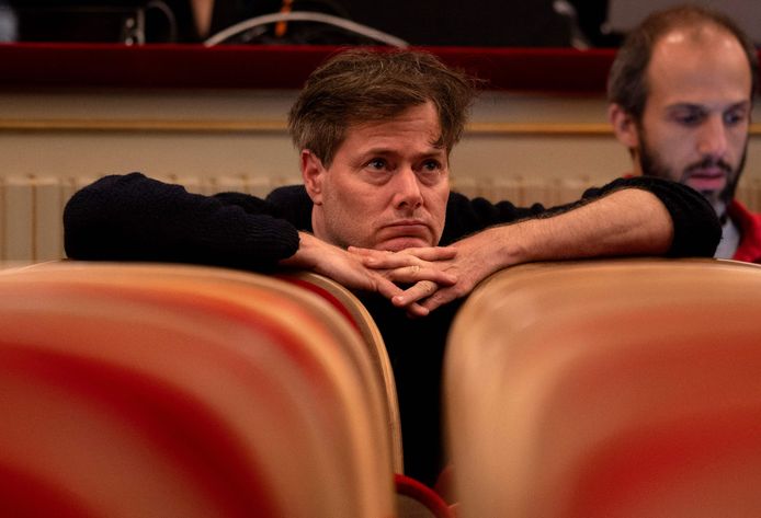 Theatermaker Milo Rau komt weer met controversieel stuk: acteurs met ...