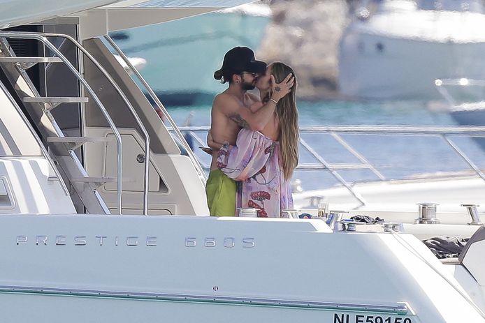 Heidi Klum en vriend Tom Kaulitz kusten erop los alsof ze elkaar een eeuwigheid niet zouden zien. Reporters / Abaca