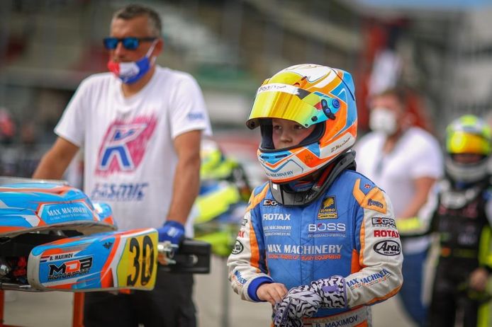 Boaz Maximov (9) vertegenwoordigt Nederland bij het wereldkampioenschap in Bahrein in zijn klasse.