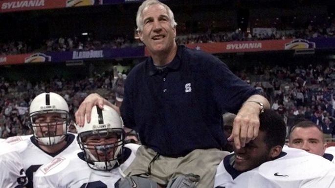 Jerry Sandusky a été durant plus de vingt ans le coordinateur de défense de l'équipe universitaire de Penn State.