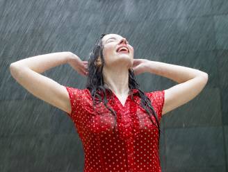 SOS miezerweer: zo vermijd je een bad hairday door de regen